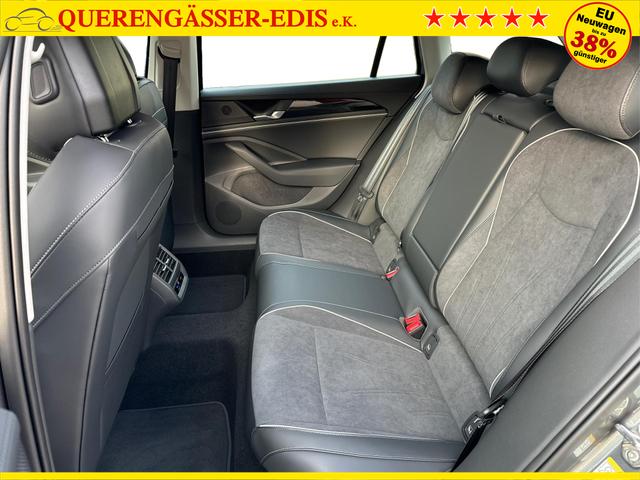 Volkswagen / Passat Variant / Grau / / / DSG+AHK+MASSAGE+NAVI+ACC+KAMERA+LED+17 ALU