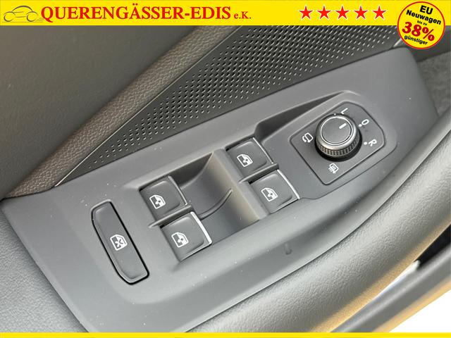 Volkswagen / Passat Variant / Grau / / / DSG+AHK+MASSAGE+NAVI+ACC+KAMERA+LED+17 ALU