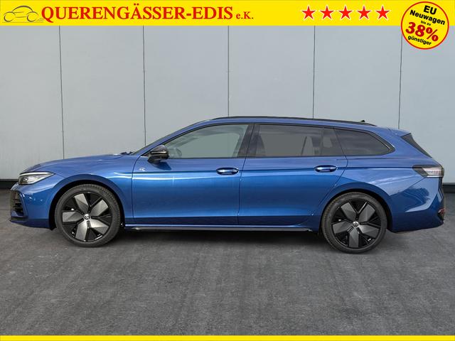 Volkswagen / Passat Variant / Blau / / / 4WD+BLACK+PANO+AHK+DCC+MATRIX+HARMAN