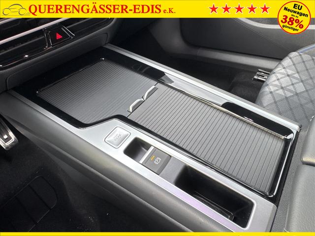 Volkswagen / Passat Variant / Blau / / / 4WD+BLACK+PANO+AHK+DCC+MATRIX+HARMAN