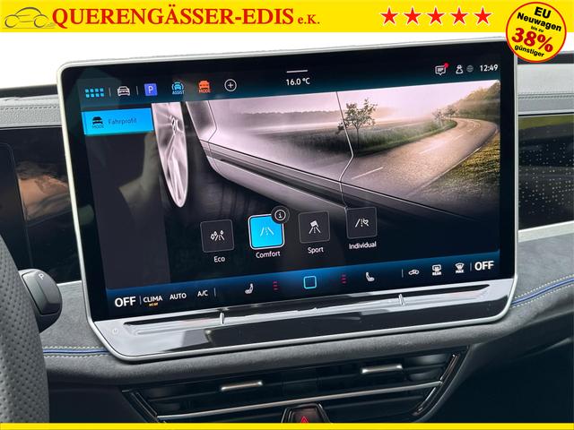 Volkswagen / Passat Variant / Blau / / / 4WD+BLACK+PANO+AHK+DCC+MATRIX+HARMAN