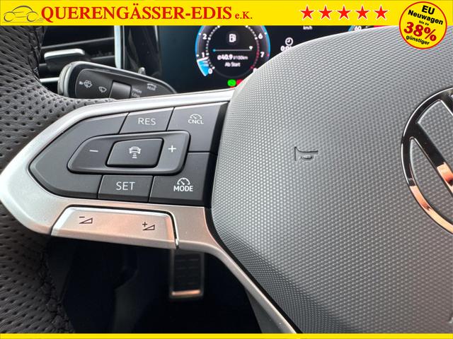 Volkswagen / Passat Variant / Blau / / / 4WD+BLACK+PANO+AHK+DCC+MATRIX+HARMAN