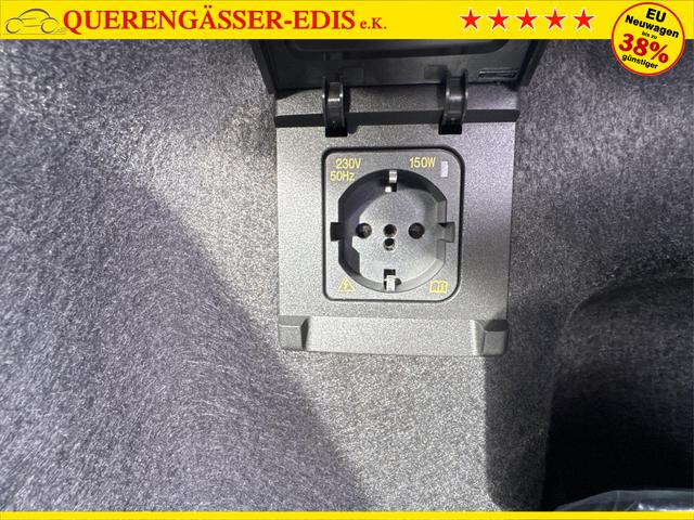 Volkswagen / Passat Variant / Blau / / / 4WD+BLACK+PANO+AHK+DCC+MATRIX+HARMAN