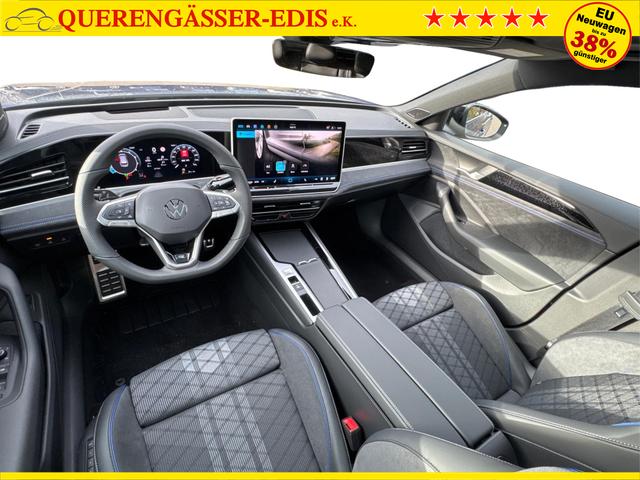 Volkswagen / Passat Variant / Blau / / / 4WD+BLACK+PANO+AHK+DCC+MATRIX+HARMAN