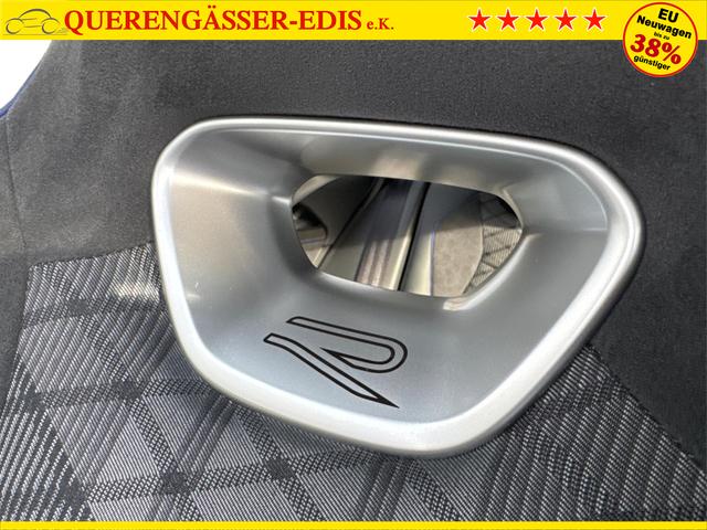 Volkswagen / Passat Variant / Blau / / / 4WD+BLACK+PANO+AHK+DCC+MATRIX+HARMAN