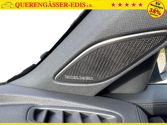 Volkswagen / Passat Variant / Blau / / / 4WD+BLACK+PANO+AHK+DCC+MATRIX+HARMAN