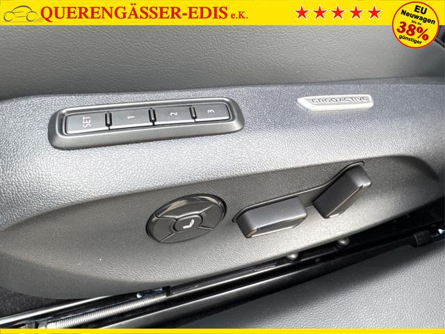 Volkswagen / Passat Variant / Gr&uuml;n / / / 4WD+BLACK+PANO+AHK+DCC+MATRIX+HARMAN