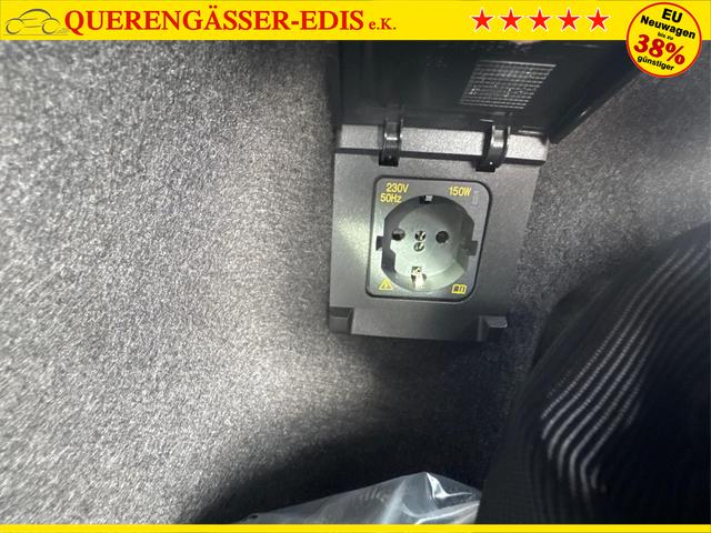 Volkswagen / Passat Variant / Gr&uuml;n / / / 4WD+BLACK+PANO+AHK+DCC+MATRIX+HARMAN