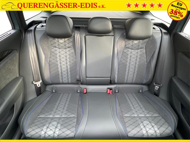 Volkswagen / Passat Variant / Gr&uuml;n / / / 4WD+BLACK+PANO+AHK+DCC+MATRIX+HARMAN