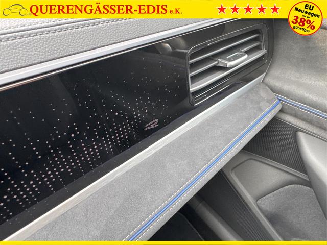 Volkswagen / Passat Variant / Gr&uuml;n / / / 4WD+BLACK+PANO+AHK+DCC+MATRIX+HARMAN