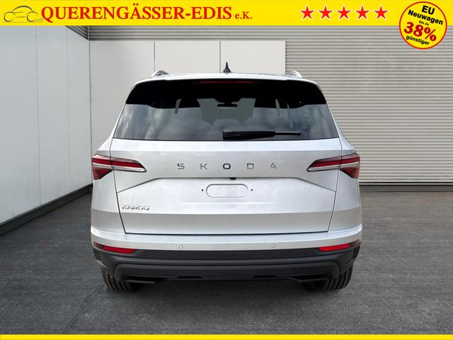 Skoda / Karoq / Silber / / / AHK+KAMERA+EL. HECKKL.+SHZ+ACC+KESSY+18''ALU