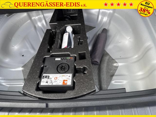 Skoda / Karoq / Silber / / / AHK+KAMERA+EL. HECKKL.+SHZ+ACC+KESSY+18''ALU