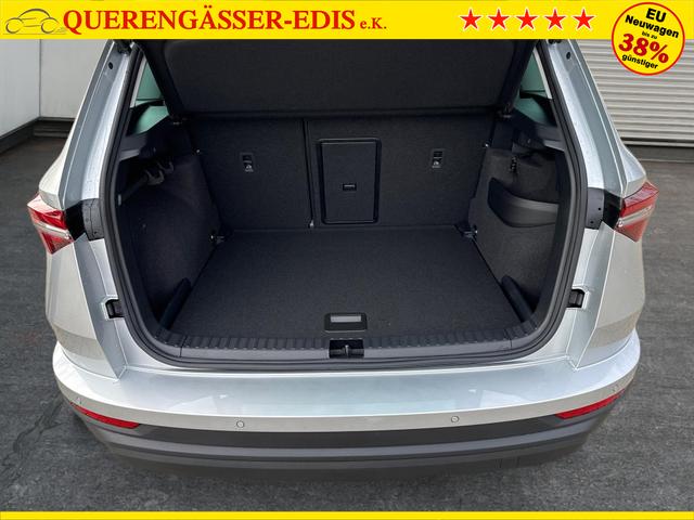 Skoda / Karoq / Silber / / / AHK+KAMERA+EL. HECKKL.+SHZ+ACC+KESSY+18''ALU