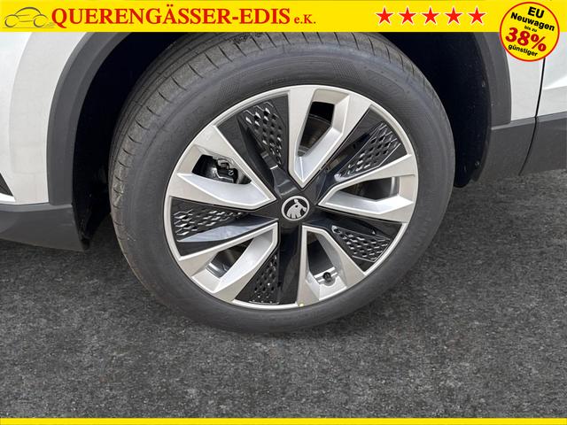 Skoda / Karoq / Silber / / / AHK+KAMERA+EL. HECKKL.+SHZ+ACC+KESSY+18''ALU