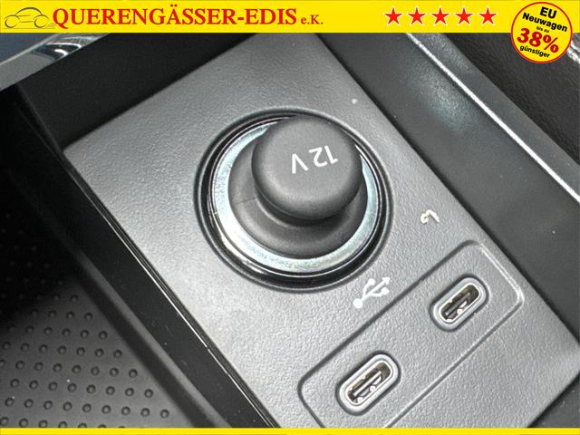 Skoda / Karoq / Silber / / / AHK+KAMERA+EL. HECKKL.+SHZ+ACC+KESSY+18''ALU