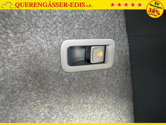 Skoda / Karoq / Grau / / / AHK+KAMERA+EL. HECKKL.+SHZ+ACC+KESSY+18''ALU