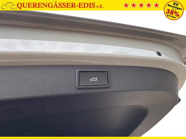 Skoda / Karoq / Grau / / / AHK+KAMERA+EL. HECKKL.+SHZ+ACC+KESSY+18''ALU