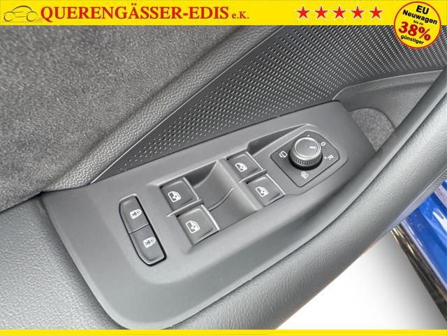 Volkswagen / Passat Variant / Blau / / / 4WD+BLACK+PANO+AHK+DCC+MATRIX+HARMAN