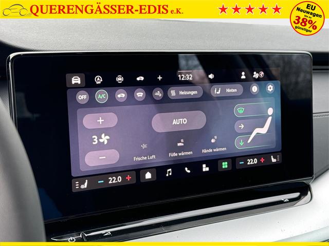 Skoda / Octavia Combi / Schwarz / / / AHK+KAMERA+ACC+EL. HECKKL+SHZ