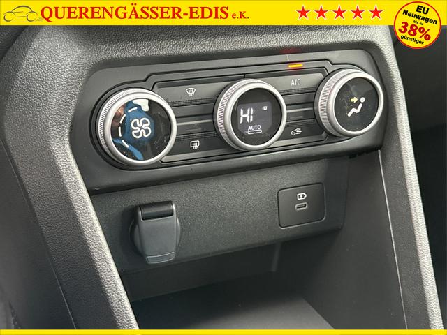 Dacia / Sandero / / / / KAMERA+SHZ + PDC+ DAB+ KLIMA