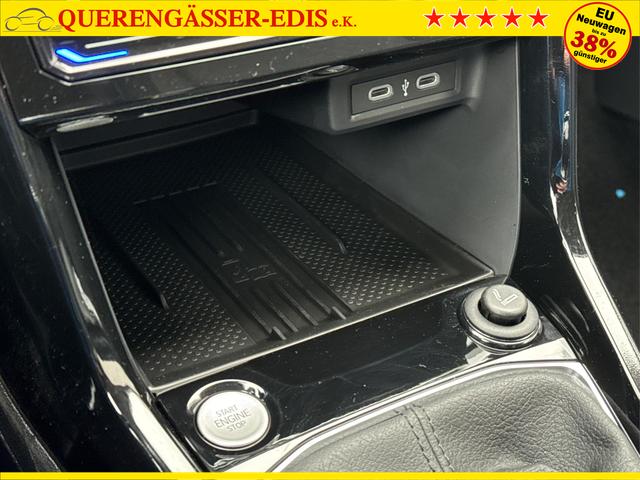 Volkswagen / T-Cross / Schwarz / / / MATRIX+KAMERA+ACC+KLIMA+SHZ+17 LM+KEYLESS