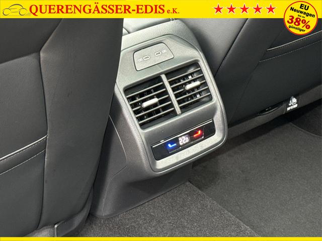 Volkswagen / Passat Variant / Grau / / / DSG+PANO+NAVI+MATRIX+360 KAM+MASSAGE+ACC+18 LM