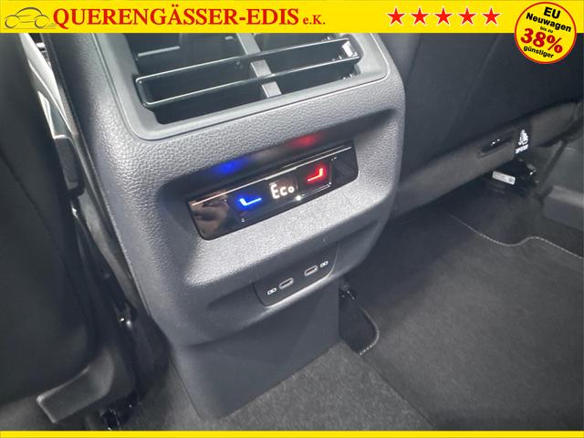 Volkswagen / Tiguan / Grau / / / PLUG-IN+PANO+AHK+HD MATRIX+NAVI+BLACK STYLE+20 LM+ACC