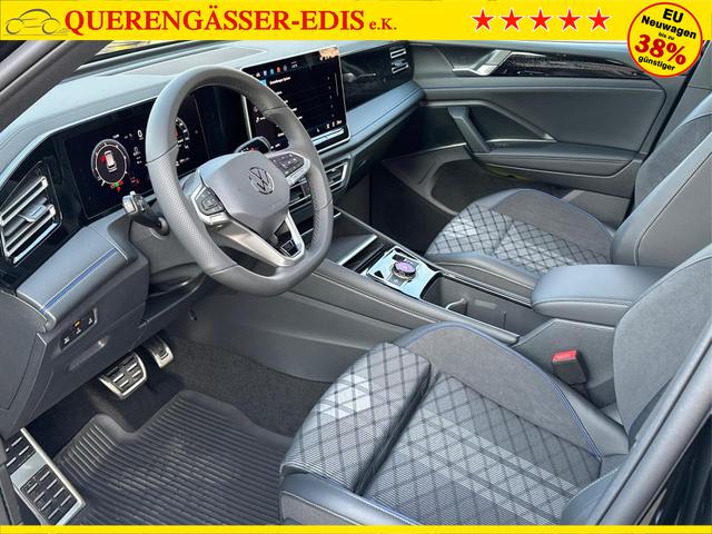 Volkswagen / Tiguan / Schwarz / / / 4 MOT+AHK+NAVI+PANORAMA+EL. HECK.+20 ALU