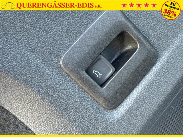 Volkswagen / Tiguan / Schwarz / / / 4 MOT+AHK+NAVI+PANORAMA+EL. HECK.+20 ALU