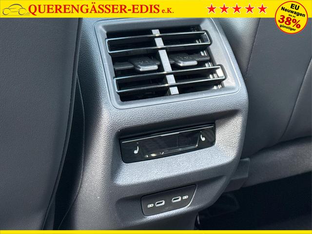 Volkswagen / Tiguan / Schwarz / / / 4 MOT+AHK+NAVI+PANORAMA+EL. HECK.+20 ALU
