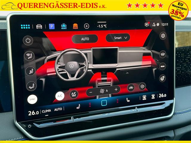 Volkswagen / Tiguan / Schwarz / / / 4 MOT+AHK+NAVI+PANORAMA+EL. HECK.+20 ALU