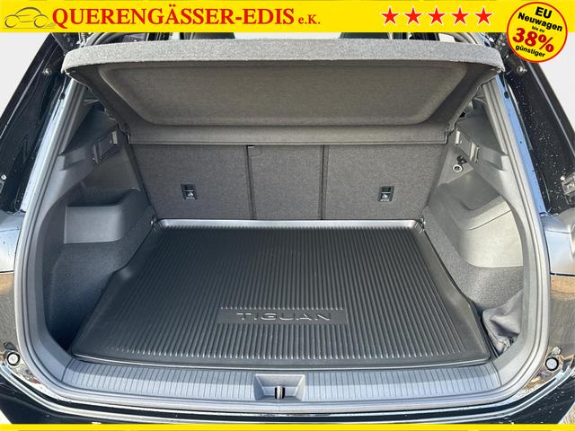 Volkswagen / Tiguan / Schwarz / / / 4 MOT+AHK+NAVI+PANORAMA+EL. HECK.+20 ALU