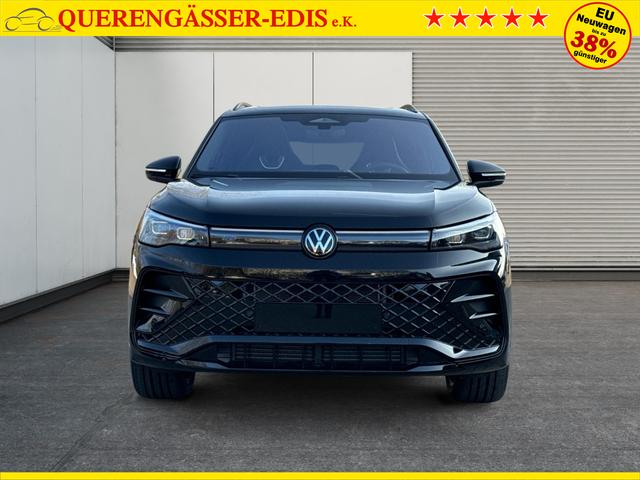 Volkswagen / Tiguan / Schwarz / / / 4 MOT+AHK+NAVI+PANORAMA+EL. HECK.+20 ALU
