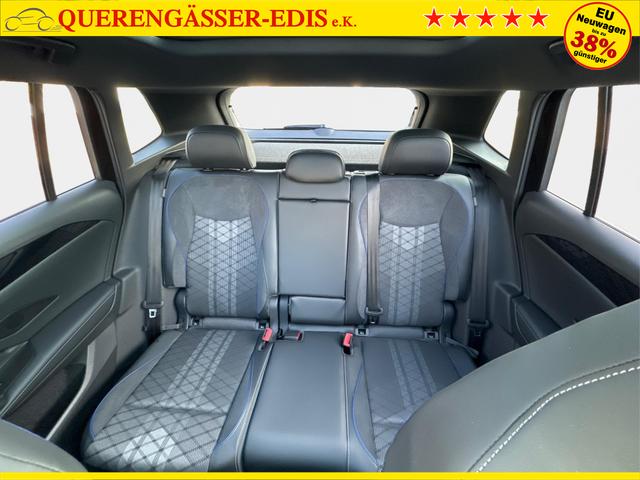 Volkswagen / Tiguan / Schwarz / / / 4 MOT+AHK+NAVI+PANORAMA+EL. HECK.+20 ALU