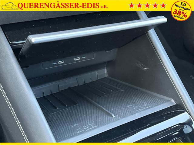 Volkswagen / Tiguan / Schwarz / / / 4 MOT+AHK+NAVI+PANORAMA+EL. HECK.+20 ALU