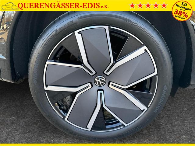 Volkswagen / Tiguan / Schwarz / / / 4 MOT+AHK+NAVI+PANORAMA+EL. HECK.+20 ALU