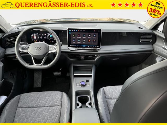 Volkswagen / Tiguan / Schwarz / / / (Life+) AHK+LED+ACC+KAMERA+el.HECKKL.+SHZ+18ALU