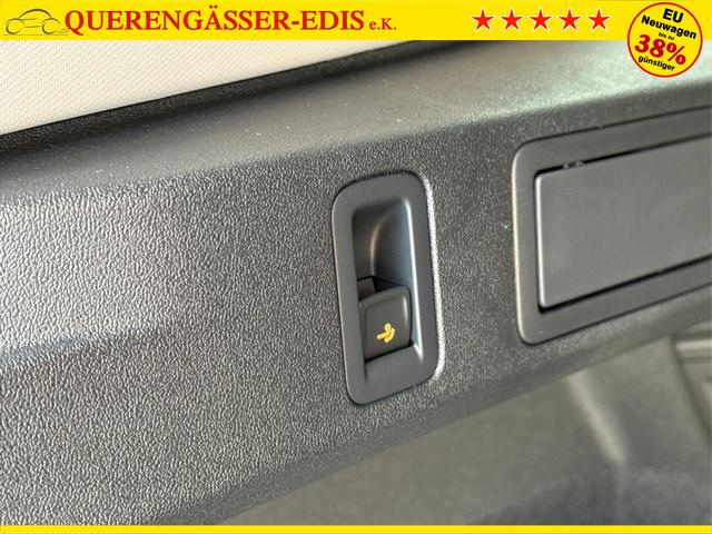 Volkswagen / Tiguan / Schwarz / / / (Life+) AHK+LED+ACC+KAMERA+el.HECKKL.+SHZ+18ALU