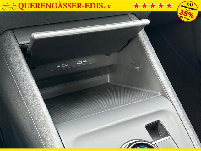 Volkswagen / Tiguan / Schwarz / / / (Life+) AHK+LED+ACC+KAMERA+el.HECKKL.+SHZ+18ALU