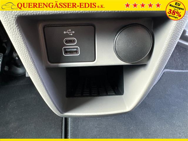 Volkswagen / T7 Caravelle / / / / LR+9 Sitze+AHK+KLIMAAUT.+KAMERA+PDC+LED
