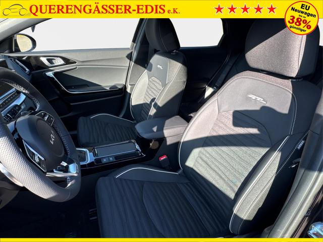 Kia / XCeed / Schwarz / / / ACC+SHZ+eHK+KAMERA+NAVI+LED+18 ALU
