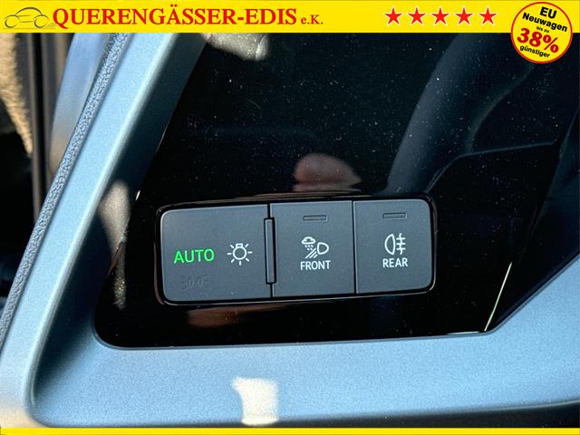 Audi / A3 Sportback / Schwarz / / / ACC+KAMERA+SHZ+LED+16LM+APP