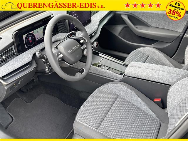 Skoda / Superb Combi / / / / DSG+NAVI+AHK+EL.HECKKL.+KESSY+SHZ, Beispielbilder, ggf. teilweise mit Sonderausstattung