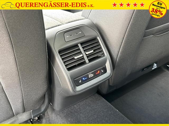 Skoda / Superb Combi / / / / DSG+NAVI+AHK+EL.HECKKL.+KESSY+SHZ, Beispielbilder, ggf. teilweise mit Sonderausstattung