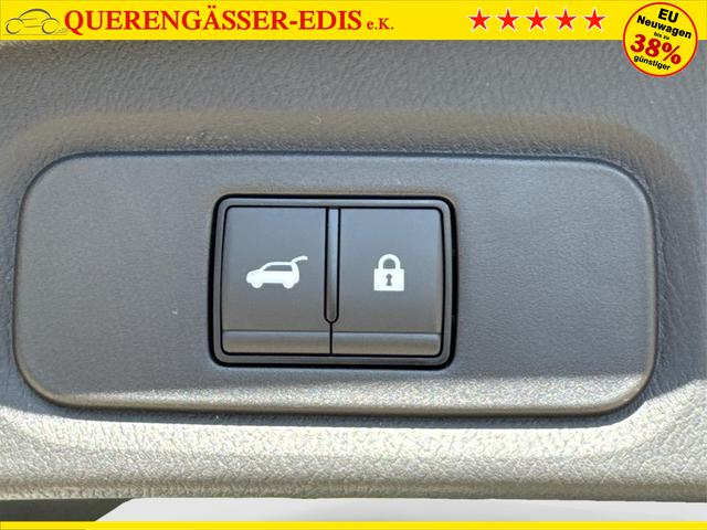 Nissan / Qashqai / Wei&szlig; / / / EL. HECKKL+HEAD-UP+KAMERA+ACC+PDC+SHZ+LED , Beispielbilder, ggf. teilweise mit Sonderausstattung