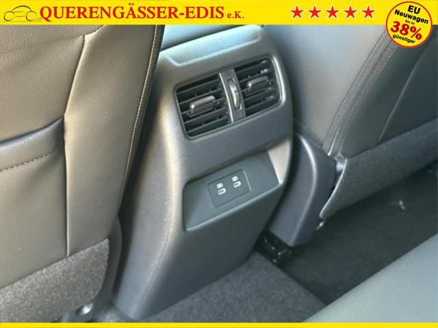 Nissan / Qashqai / Wei&szlig; / / / EL. HECKKL+HEAD-UP+KAMERA+ACC+PDC+SHZ+LED , Beispielbilder, ggf. teilweise mit Sonderausstattung