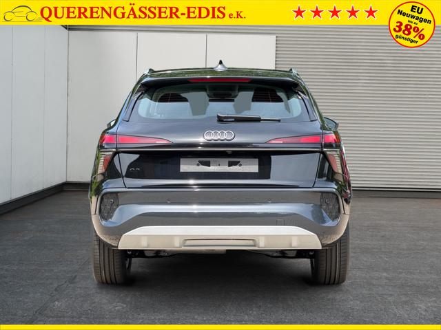 Audi / Q3 / Schwarz / / / KAMERA+NAVI+PDC+EL.HECKKL.+LED+17LM