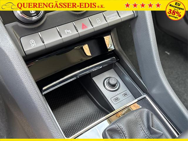Skoda / Karoq / Silber / / / AHK+el.HECKKLAPPE+KAMERA+PDC+ACC, Beispielbilder, ggf. teilweise mit Sonderausstattung