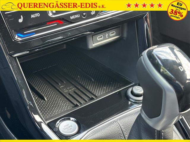 Volkswagen / T-Cross / Silber / / / MATRIX+SHZ+KAMERA+ACC+18'' ALU+KESSY+APP