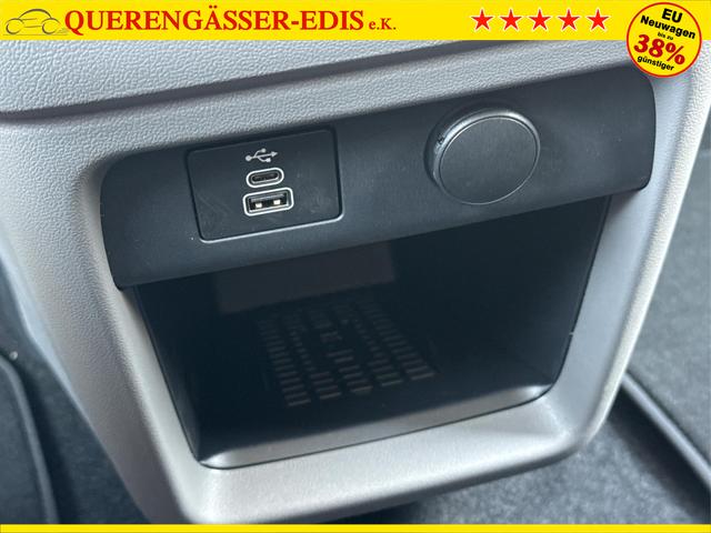 Volkswagen / T7 Caravelle / / / / LR+SHZ+AHK+GJR+KLIMAAUT.+ KAMERA+PDC+LED